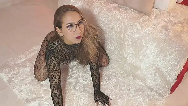 Sofia Cooper  online show from October 2025 07:46:02 PM