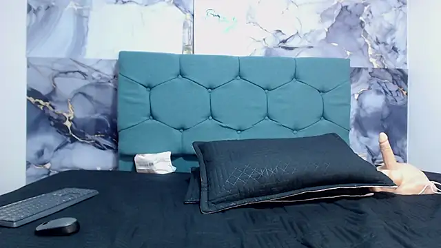 alexa pariss online show from March 2026 07:09:01 PM