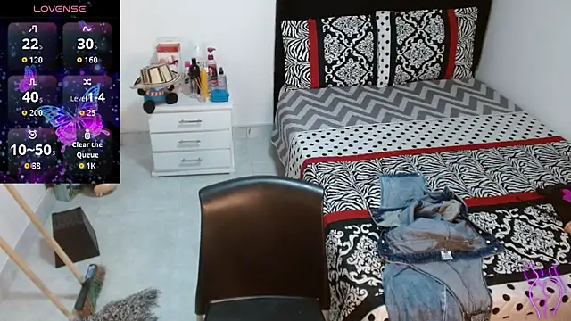 soniafuckboobs online show from November 2025 01:00:02 PM