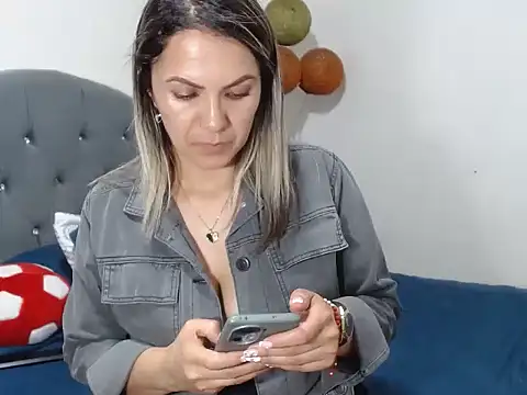 Chantal hott online show from March 2025 11:06:01 PM