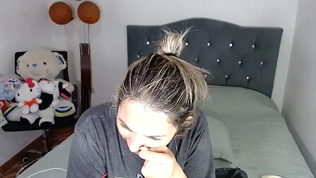 Chantal hott online show from February 2026 04:33:01 PM