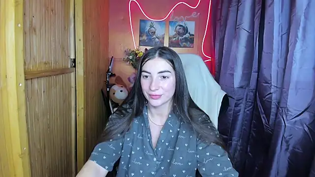 Snapshot of Fiery_Brunette_ chatting on December 2024 06:30:02 PM Fiery Brunette  online show from December 2024 06:30:02 PM