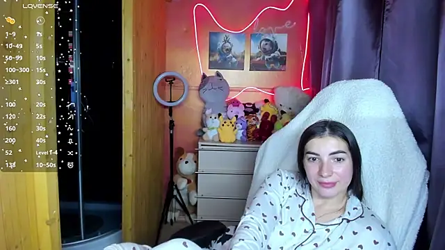 Snapshot of Fiery_Brunette_ chatting on October 2025 05:54:02 PM Fiery Brunette  online show from October 2025 05:54:02 PM