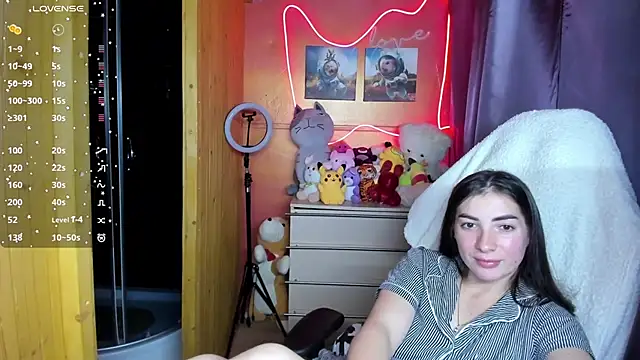 Snapshot of Fiery_Brunette_ chatting on October 2025 05:57:01 PM Fiery Brunette  online show from October 2025 05:57:01 PM