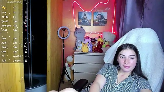 Fiery Brunette  online show from November 2025 12:49:01 PM