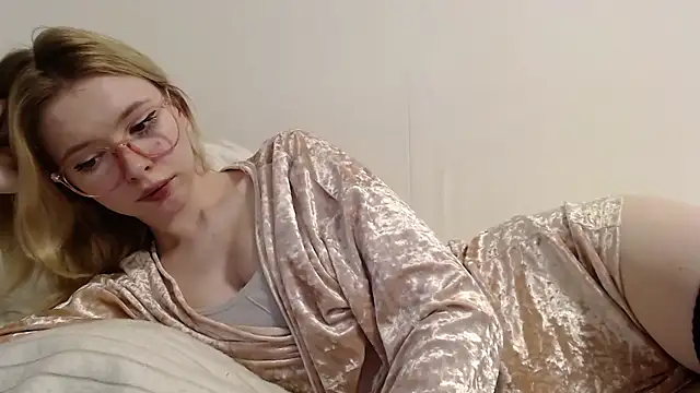 Snapshot of Sataobby chatting on November 2025 12:59:02 PM Sataobby online show from November 2025 12:59:02 PM