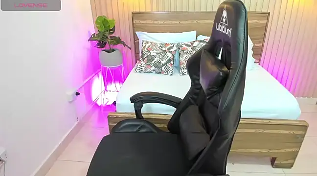 ayla13  online show from March 2025 07:04:01 PM