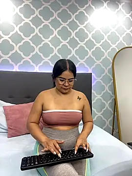 ayla13  online show from September 2025 07:02:02 PM