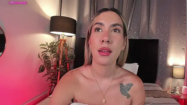 Snapshot of Lauren-Rosse chatting on December 2024 11:13:02 PM Lauren-Rosse online show from December 2024 11:13:02 PM