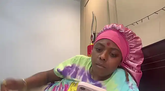 ChocolateCakeQueen online show from February 2025 09:33:02 PM