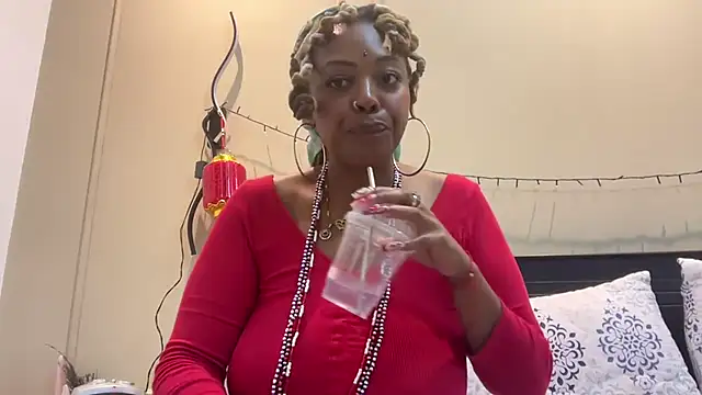 ChocolateCakeQueen online show from March 2025 01:09:01 AM