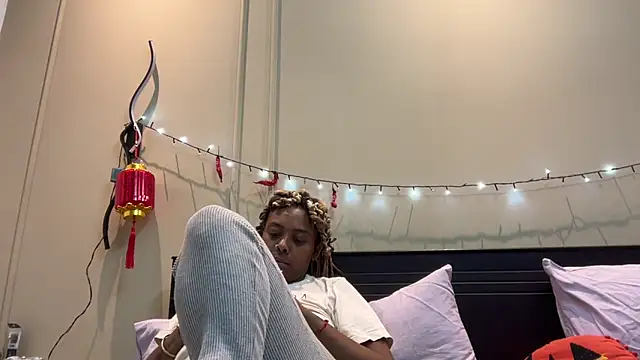 ChocolateCakeQueen online show from March 2025 02:39:02 AM