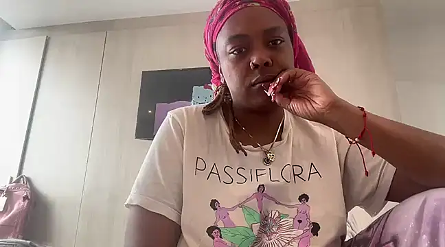 ChocolateCakeQueen online show from March 2025 07:49:02 PM