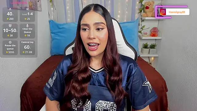 HazzelGray online show from October 2025 04:02:02 PM