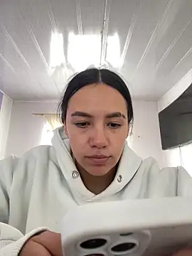 hannahb-e online show from February 2026 04:01:01 PM