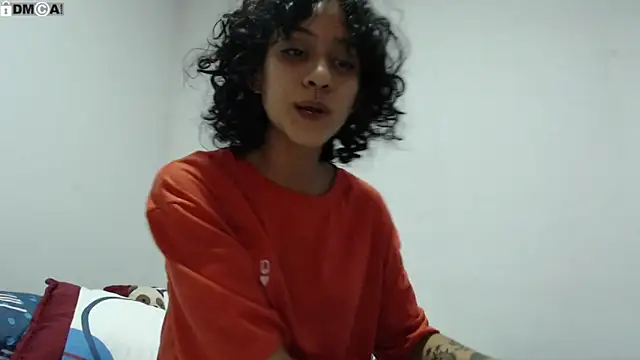 Snapshot of AlinaWoolf_ chatting on October 2025 09:34:01 PM AlinaWoolf  online show from October 2025 09:34:01 PM