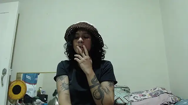 AlinaWoolf  online show from May 2026 02:07:02 AM