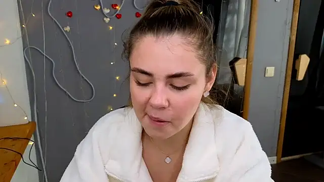 IsabellaBler online show from September 2025 05:44:01 AM