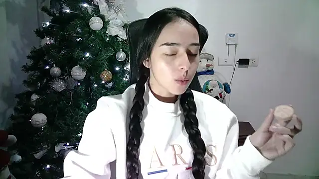 Snapshot of aineangeel chatting on January 2025 12:04:02 AM aineangeel online show from January 2025 12:04:02 AM