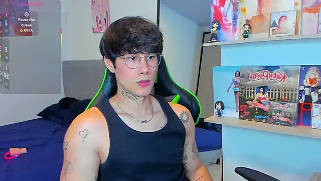 JayHotxxx online show from April 2026 11:37:02 PM