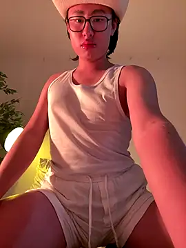 SrLuis18 online show from November 2025 03:06:02 AM