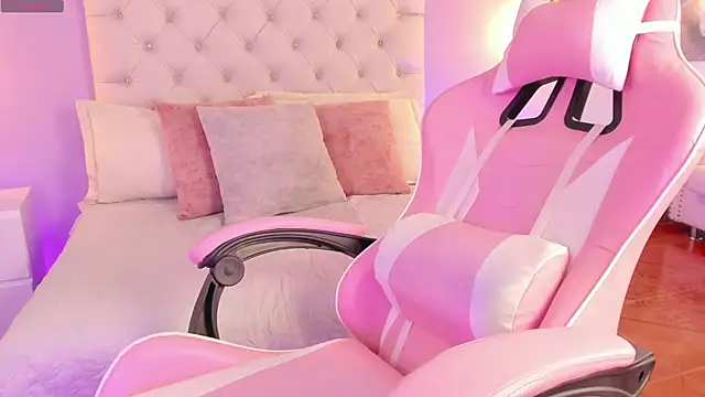 Snapshot of Brann_tadzio chatting on February 2025 07:38:01 PM Brann tadzio online show from February 2025 07:38:01 PM