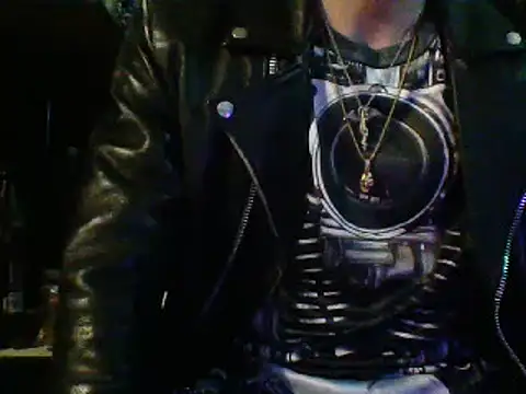 Snapshot of mrdemoncrowly chatting on December 2024 02:51:01 AM mrdemoncrowly online show from December 2024 02:51:01 AM