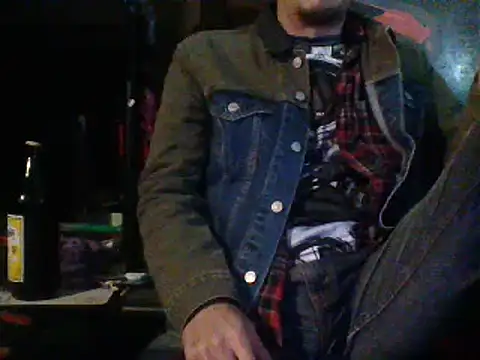 Snapshot of mrdemoncrowly chatting on January 2025 08:33:01 AM mrdemoncrowly online show from January 2025 08:33:01 AM