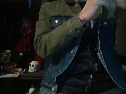 Snapshot of mrdemoncrowly chatting on March 2025 08:48:01 AM mrdemoncrowly online show from March 2025 08:48:01 AM