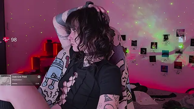 deadlysweet online show from November 2025 01:06:02 AM