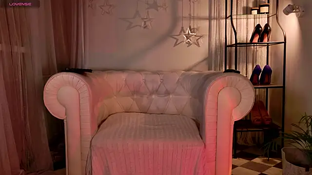 Your Little Milf online show from February 2026 06:26:02 PM