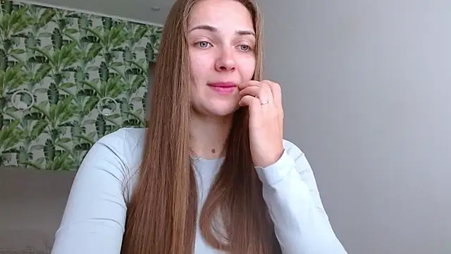 Olivia shine online show from September 2025 04:28:01 AM