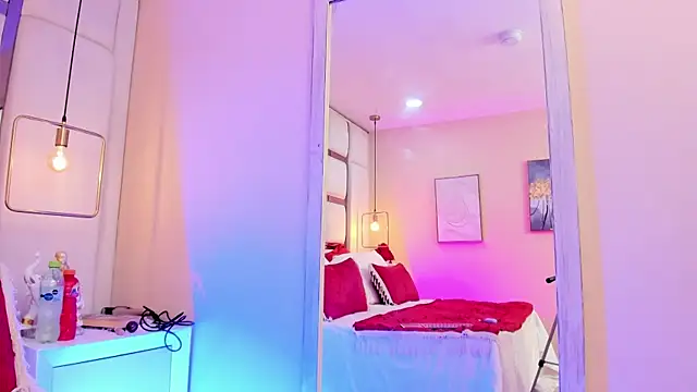 elizavenus online show from April 2026 12:32:01 PM