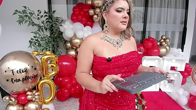 Snapshot of EVELIN_MASON chatting on December 2025 06:13:02 PM EVELIN MASON online show from December 2025 06:13:02 PM