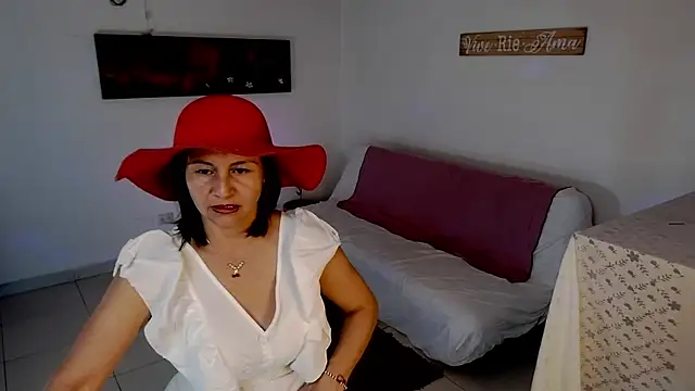 lollita 23  online show from November 2025 07:49:02 PM