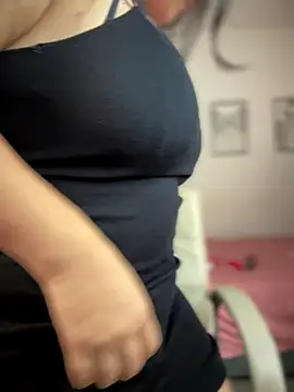 horny roomiess online show from November 2025 01:55:01 PM