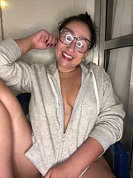 Victoria-Harper online show from March 2025 01:41:02 AM