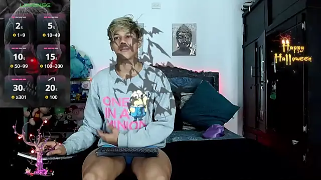 Liamscott  online show from October 2025 07:02:01 PM