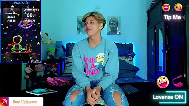 Liamscott  online show from November 2025 08:36:02 PM