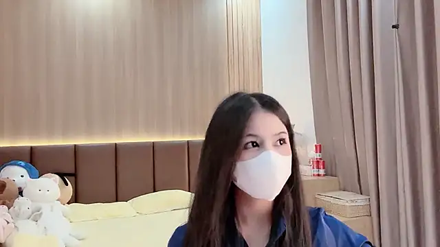 Jennie Spa online show from October 2025 03:43:01 PM