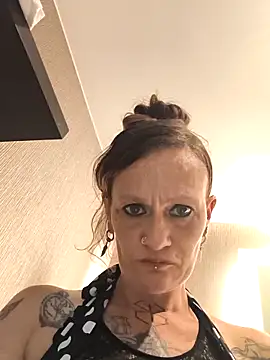 renegade vyxxen online show from March 2026 01:55:01 AM