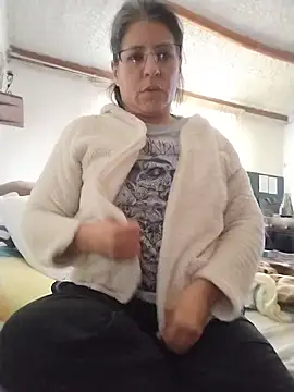 Snapshot of LucifernandaSw chatting on January 2025 01:00:02 PM LucifernandaSw online show from January 2025 01:00:02 PM