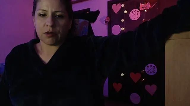 Snapshot of LucifernandaSw chatting on March 2026 09:10:01 AM LucifernandaSw online show from March 2026 09:10:01 AM