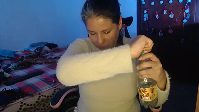 Snapshot of LucifernandaSw chatting on April 2026 09:36:01 AM LucifernandaSw online show from April 2026 09:36:01 AM