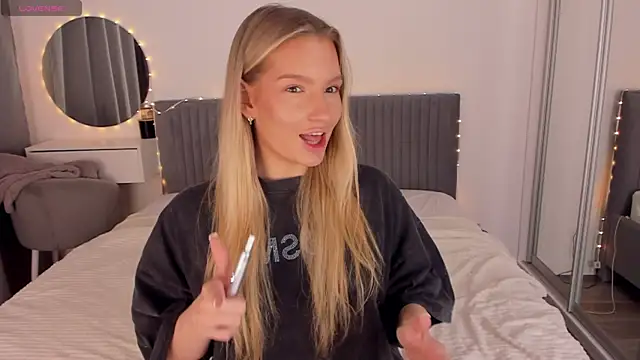 CassieRayss online show from April 2026 03:26:02 PM