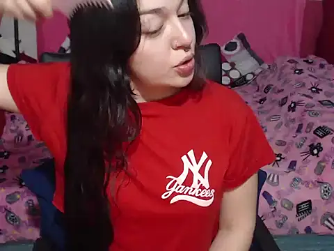 Angela 18honey online show from November 2025 01:05:01 AM