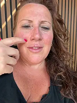 Snapshot of xsexycurvymilf chatting on June 2026 03:03:01 PM xsexycurvymilf online show from June 2026 03:03:01 PM