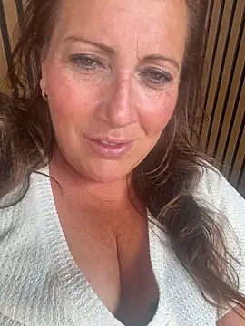 Snapshot of xsexycurvymilf chatting on June 2026 02:07:02 PM xsexycurvymilf online show from June 2026 02:07:02 PM