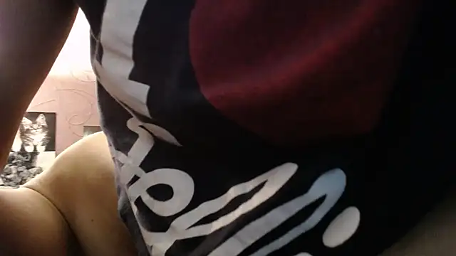 Snapshot of Fire__Foxx chatting on December 2024 01:54:02 PM Fire Foxx online show from December 2024 01:54:02 PM