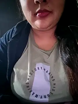 Snapshot of _Redwine_ chatting on January 2026 05:51:02 PM Redwine online show from January 2026 05:51:02 PM